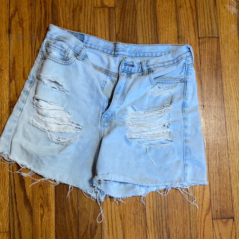 AE Mom shorts